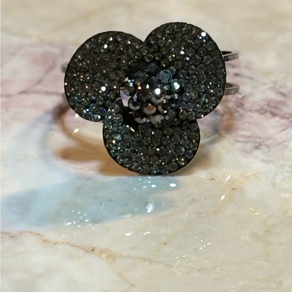 Elegant Black Crystal Flower Bracelet